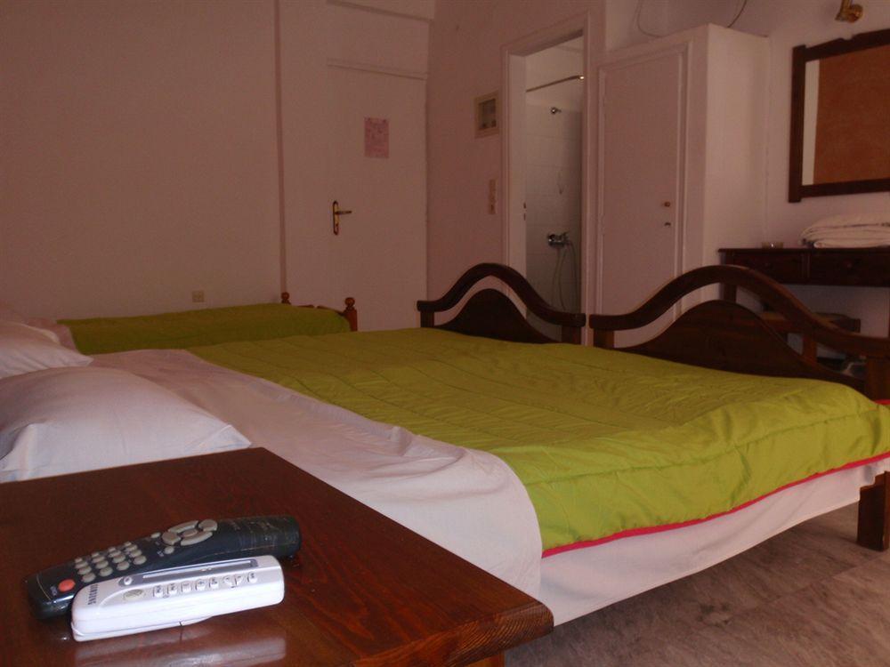 Anna'S Hotel คาร์เทราดอส ภายนอก รูปภาพ