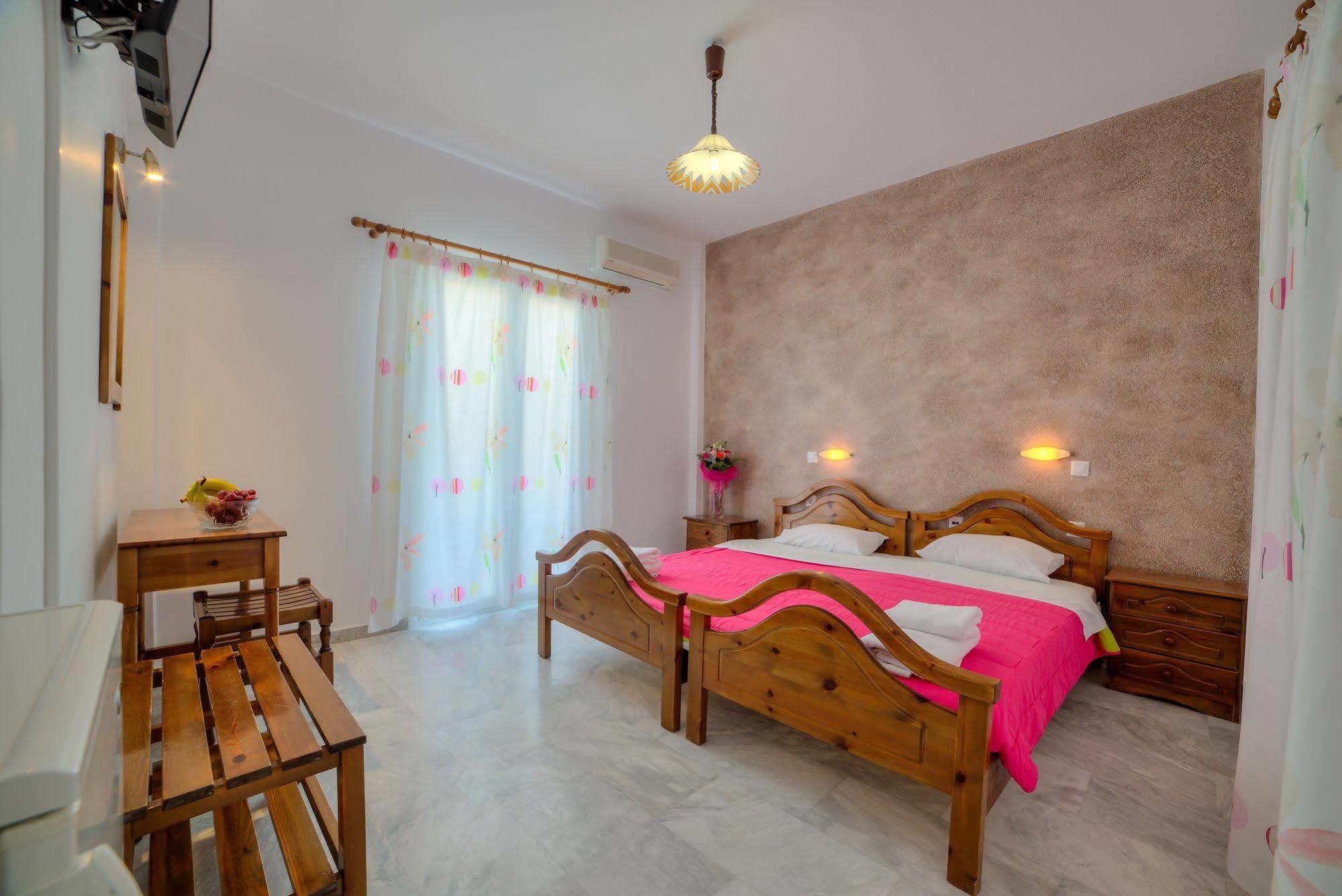 Anna'S Hotel คาร์เทราดอส ภายนอก รูปภาพ
